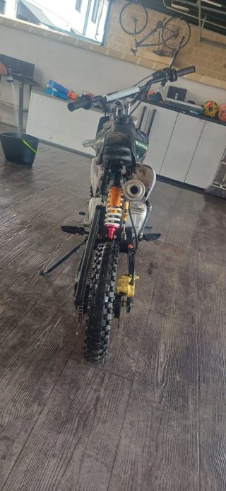 Moto 6 a 12 años Kawasaki KX 100 Motocross Negra