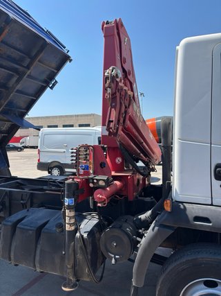 Camión volquete con grúa Amco Volcat 807