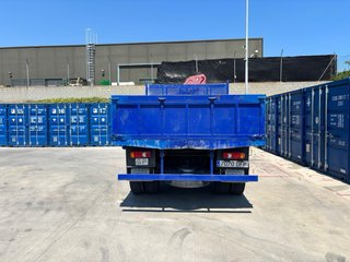 Camión volquete con grúa Amco Volcat 807