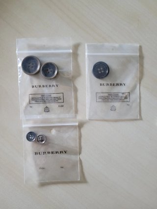 Set Bottoni Burberry Oro e Argento