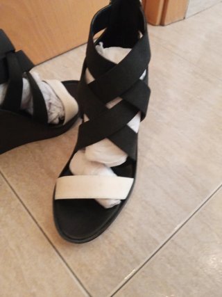 Sandalias Calvin Klein Cuña Negro Blanco