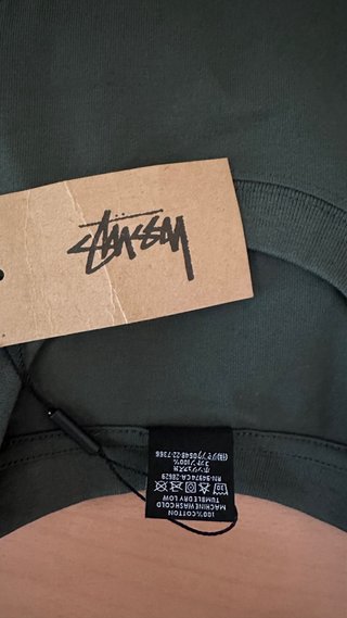 Camiseta Stussy Verde Calavera