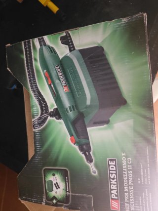 Parkside Dremel con accesorios.