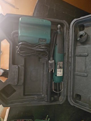 Parkside Dremel con accesorios.