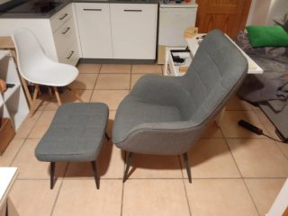 Sillón y reposapiés Jysk tlf contacto 623331537