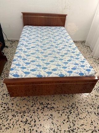 Cama 105cm+Mesa+Baúl+Cortinas
