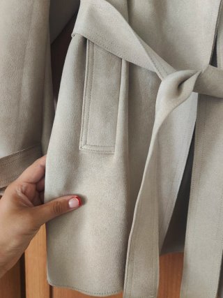 Abrigo de vestir beige solo 2 puesta