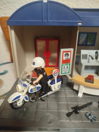 Playmobil Comisaría de Policía con Accesorios
