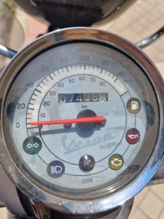 Piaggio Vespa LXV 125cc Marrón, Vie della Moda