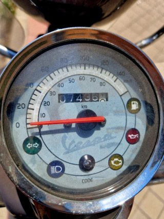 Piaggio Vespa LXV 125cc Marrón, Vie della Moda