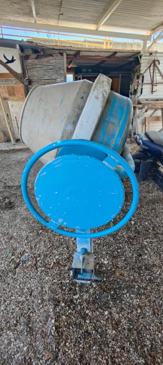 Hormigonera Profesional 300L  Polieri MIX 300 pro.