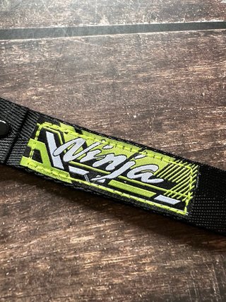 LLAVERO BORDADO KAWASAKI NINJA LOGO MOTO