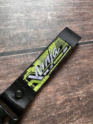 LLAVERO BORDADO KAWASAKI NINJA LOGO MOTO