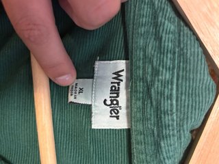 Camisa de pana verde