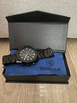 Reloj Benyar Negro y Plateado