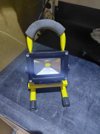 Foco LED Maurer Portátil Recargable 20W.