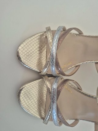 Sandalias Lodi tacón oro y plata