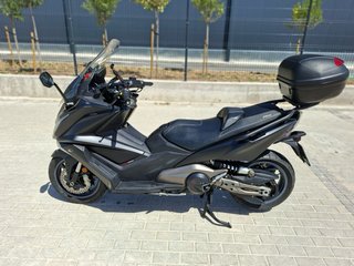 Kymco AK 550 Maxi Scooter Negra