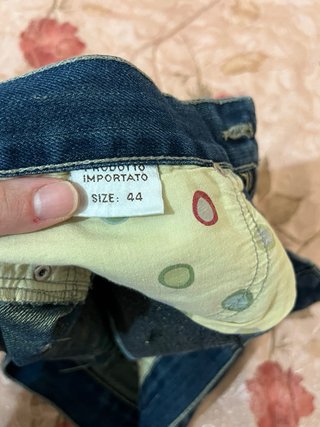 Calzoncini jeans strappati