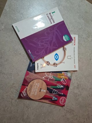 Pack de tres libros de texto de 1° ESO,