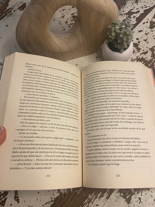 Novela Nadie como tú. Tamaño grande