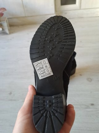 Botines de cuero negros