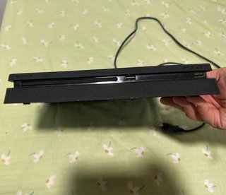 PS4 (PlayStation 4) Negra + 2 Mandos + 10 Juegos