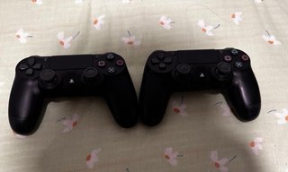 PS4 (PlayStation 4) Negra + 2 Mandos + 10 Juegos