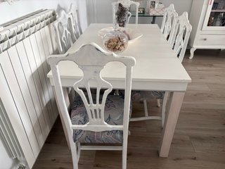 Sillas (6) y mesa restauradas