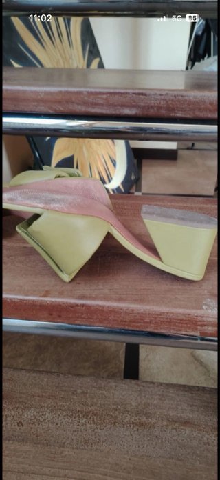 Sandali verdi con fibbia