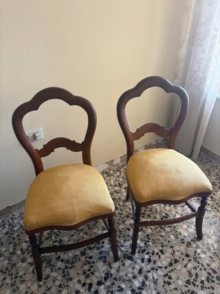 Juego de 2 sillas de madera