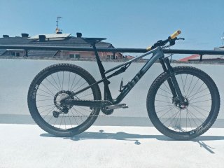 BMC Fourstroke One. Talla L