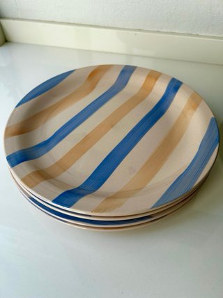 Vajilla 30 platos sin estrenar + 4 estampados