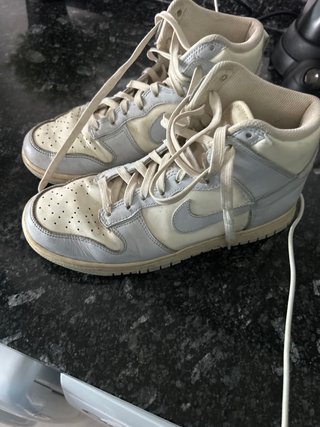 Nike Dunk High grises y blancas