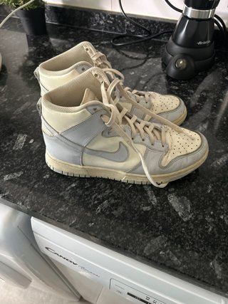 Nike Dunk High grises y blancas