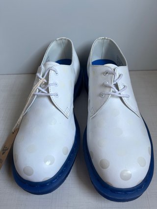 Zapatillas Dr. Martens Lunares Blancas y Azules