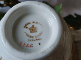 Antica Tazza Con doppio piattino Royal Albert