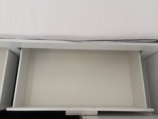 Cama nido IKEA blanca con colchón incluido.