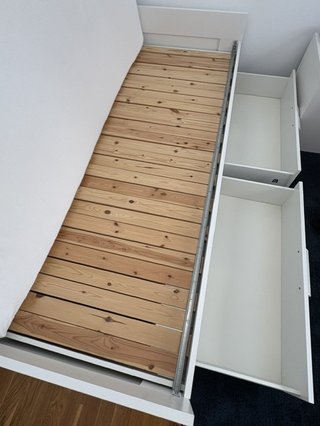 Cama nido IKEA blanca con colchón incluido.
