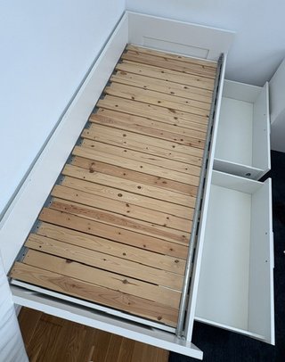 Cama nido IKEA blanca con colchón incluido.