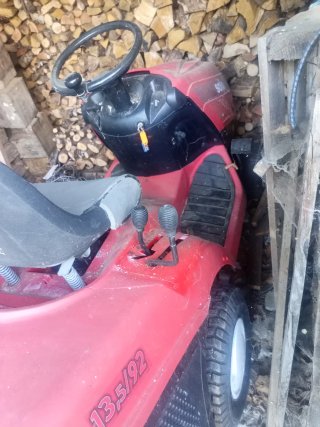Tractor cortacésped SOLO S 360 funcionando
