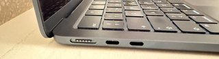 MacBook Air M2 8GB RAM 256GB SSD Medianoche