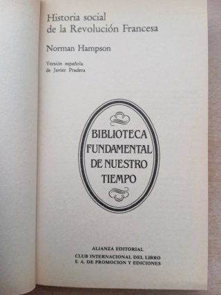 Dos libros de historia de Revoluciones.