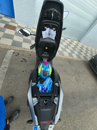 Moto Scooter Voge Negra/Gris