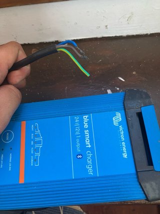 Cargador Baterías 24V Victron Energy Blue Smart