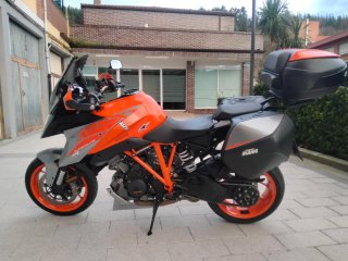 KTM 1290 Super Duke GT 33.000 km