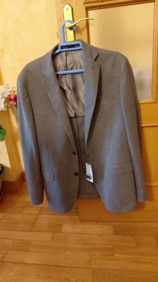 Americana Mango gris sin usar. De hombre talla 42