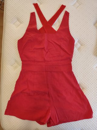 Lote Verano: Mono Rojo, Falda y Shorts T34