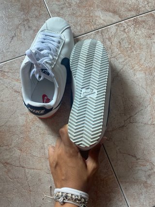 Zapatillas Nike Blancas y Azules