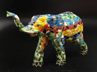 Figura mosaico elefante buena suerte marca Barcino